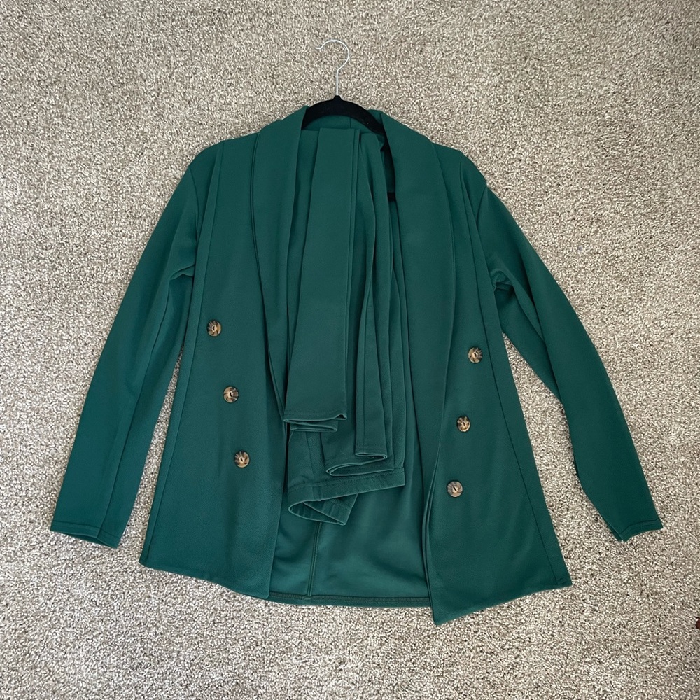Emerald Green Relaxed Fit Crepe Women’s Suit. US 4. Like New